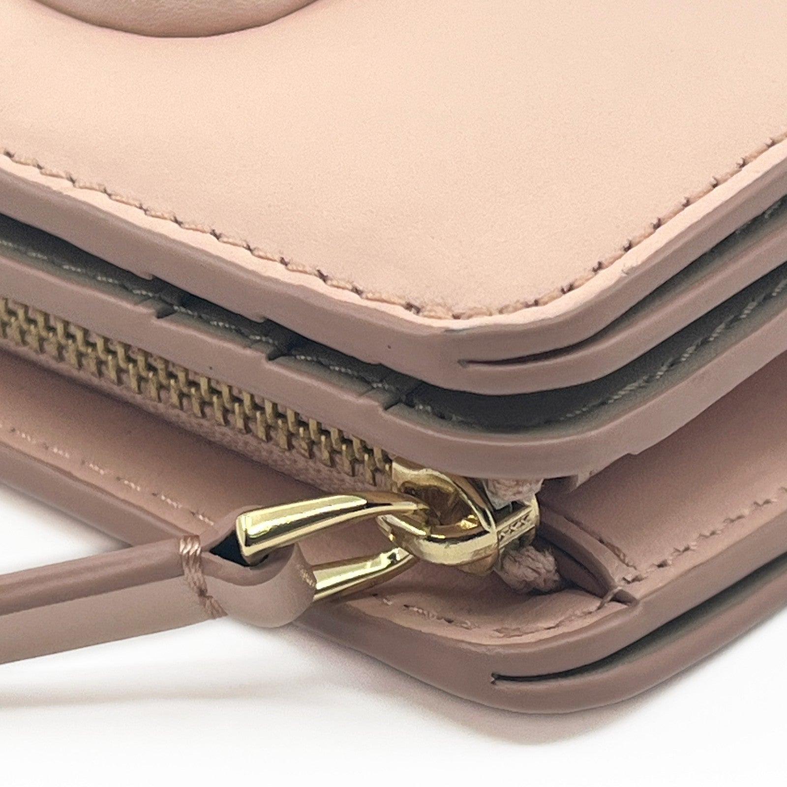 Marc Jacobs Snapshot Compact Wallet in Pink Leather 2S4SMP007S02