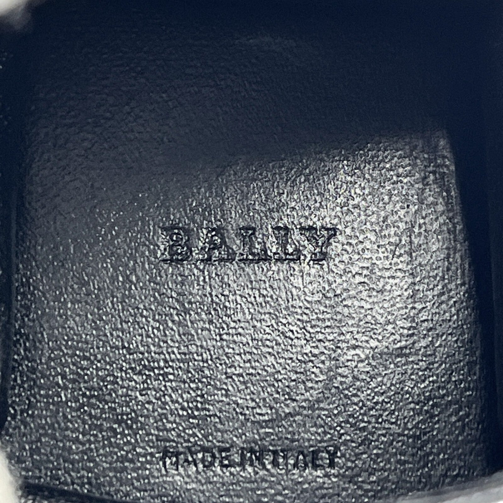 Bally Compact Leather Coin Wallet in Black w/ Box and Dust Bag
