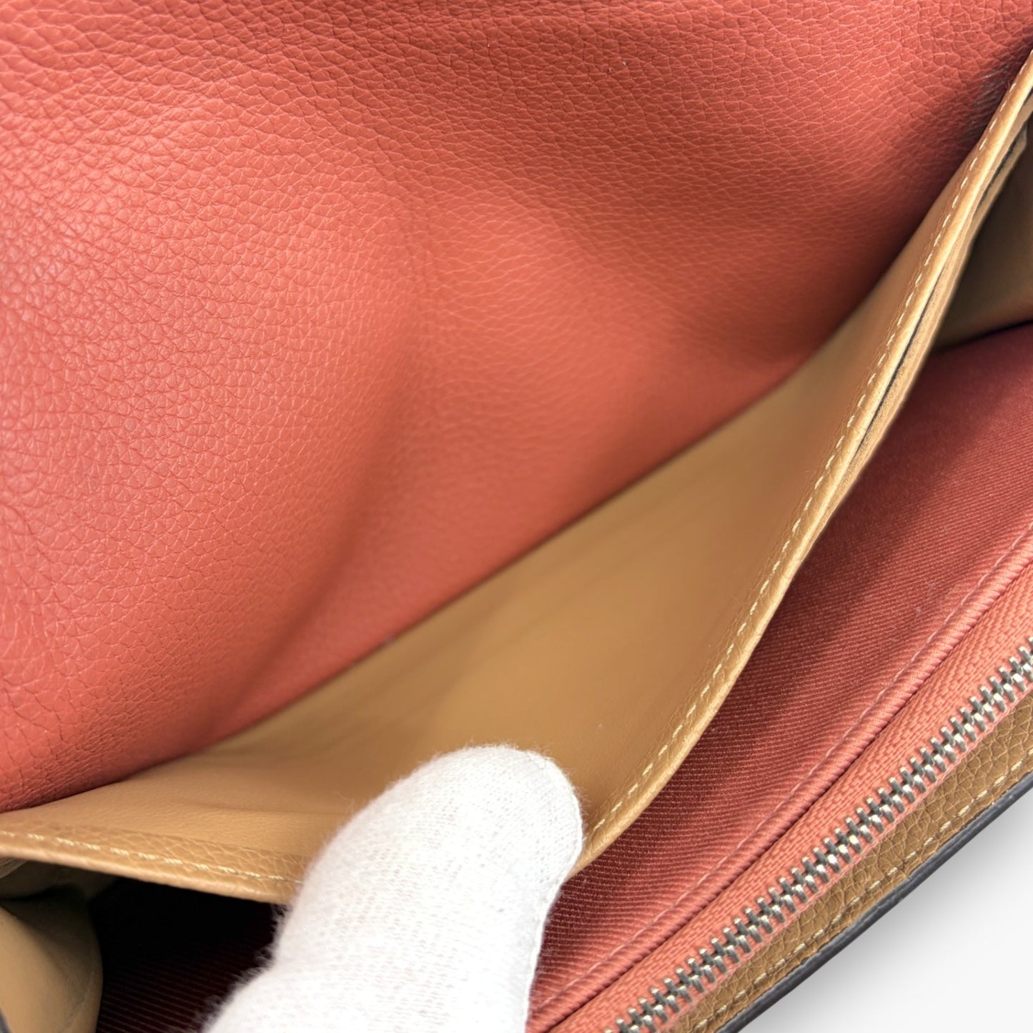 Louis Vuitton Portefeuille Lockme II Long Wallet Pink Beige Leather