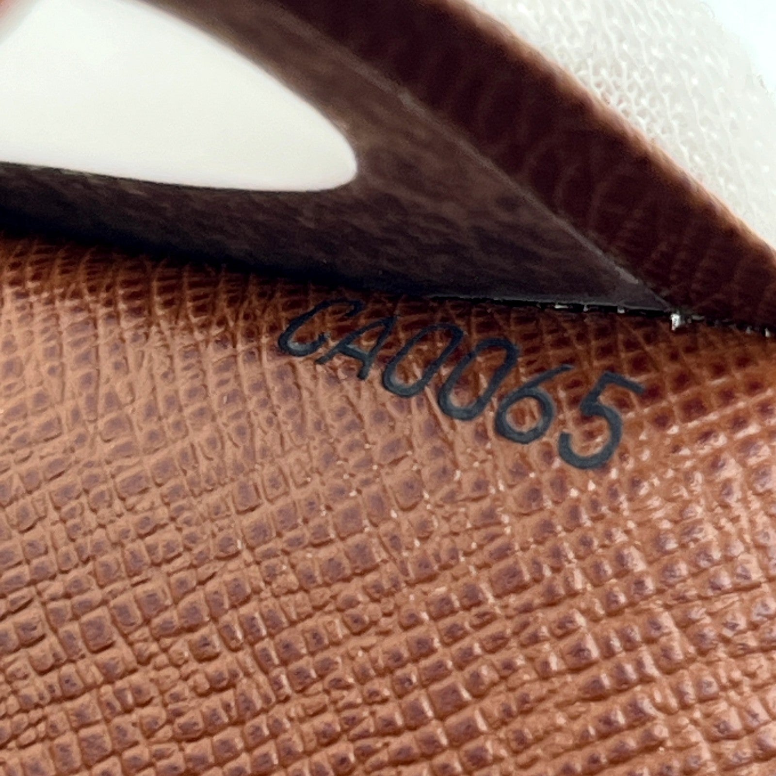 Louis Vuitton Monogram Port 2 Cartes Verticales Card Holder Wallet