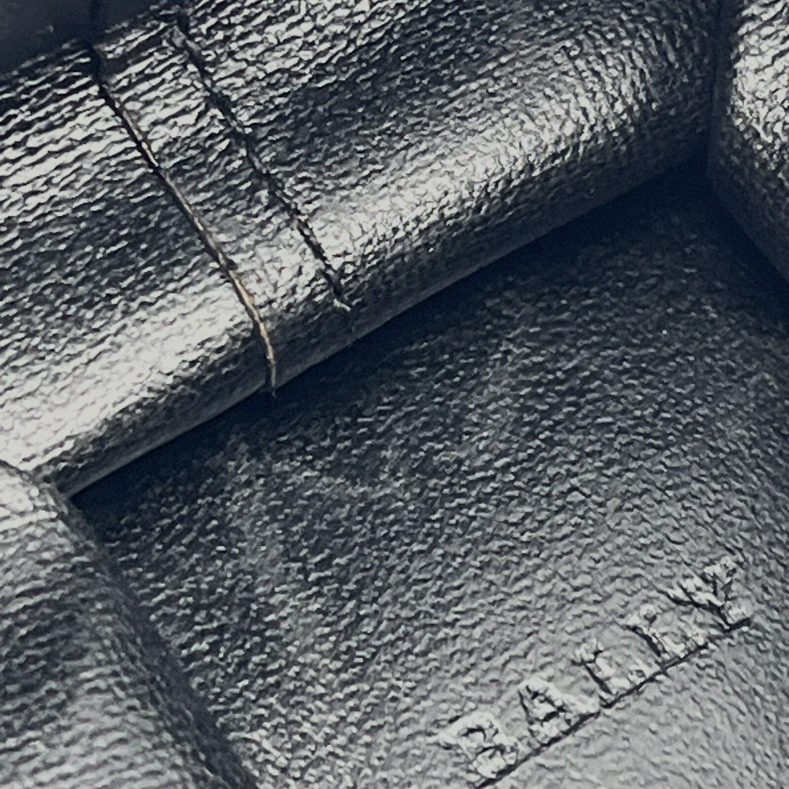 Bally Compact Leather Coin Wallet in Black w/ Box and Dust Bag